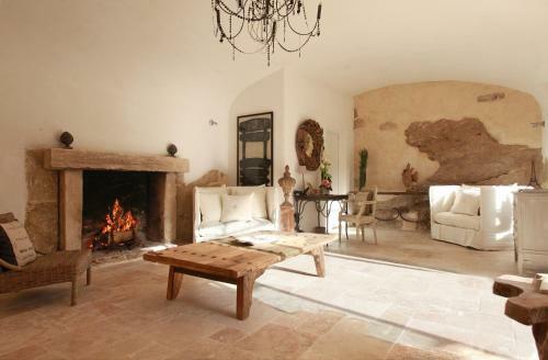 Hostal Les Remparts