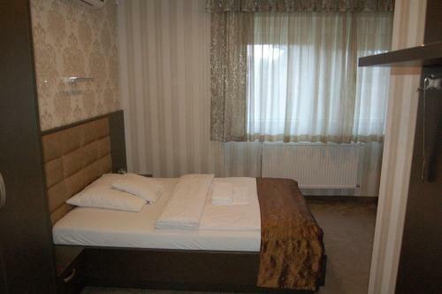 Bed & Breakfast Control Motel