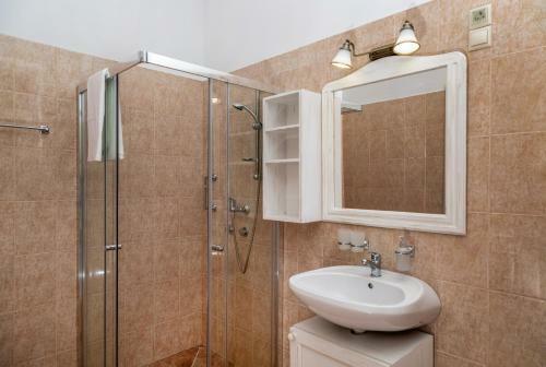 Hostal Balzsam Apartmanh�z