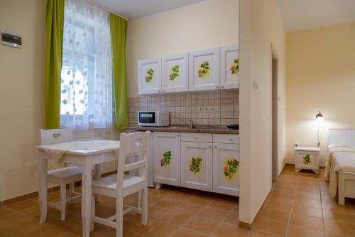 Hostal Balzsam Apartmanh�z