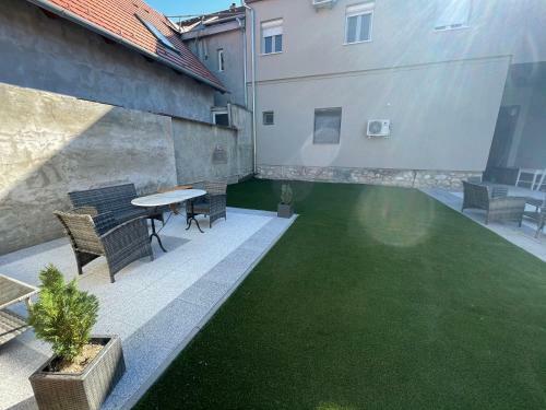Holiday Apartmanh�z