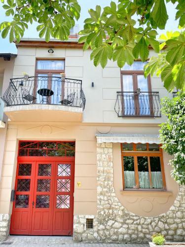 Holiday Apartmanh�z