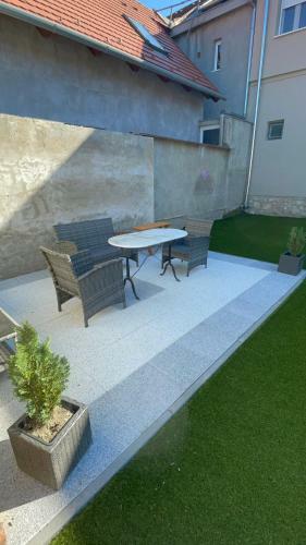 Holiday Apartmanh�z