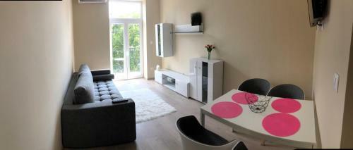 Holiday Apartmanh�z