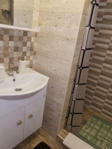 Lili Apartman