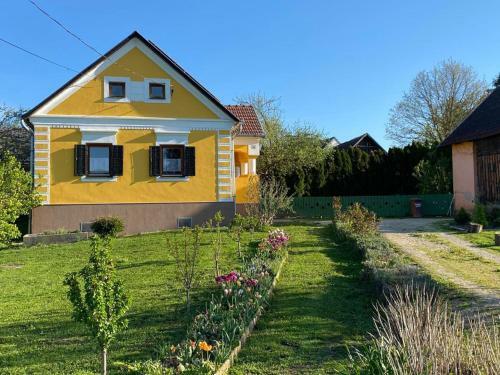 Apartamento Tulip�n Vend�gh�z Kercaszomor