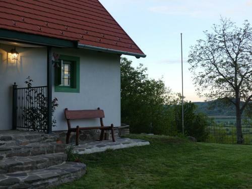 Apartamento Vend�gh�z A Csendes Bazalthoz