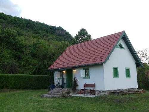 Apartamento Vend�gh�z A Csendes Bazalthoz