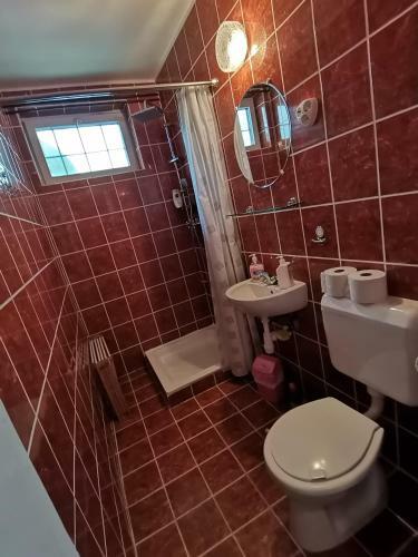 R�zsa Apartman