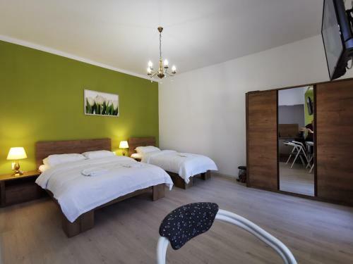 Hostal Ambient Deluxe Apartman