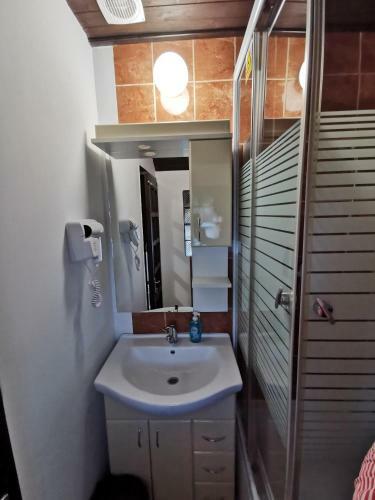 Hostal Ambient Deluxe Apartman
