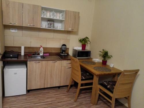Ker�kv�r Apartman Gyula
