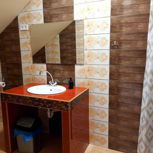 Torony Lovarda Mag�nsz�ll�s