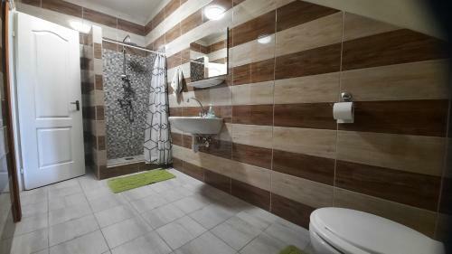 Torony Lovarda Mag�nsz�ll�s