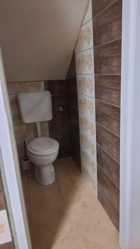 Torony Lovarda Mag�nsz�ll�s