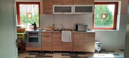 Torony Lovarda Mag�nsz�ll�s