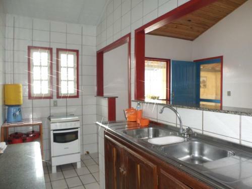 Casa Com Piscina Infantil, Churrasqueira E Wi-fi