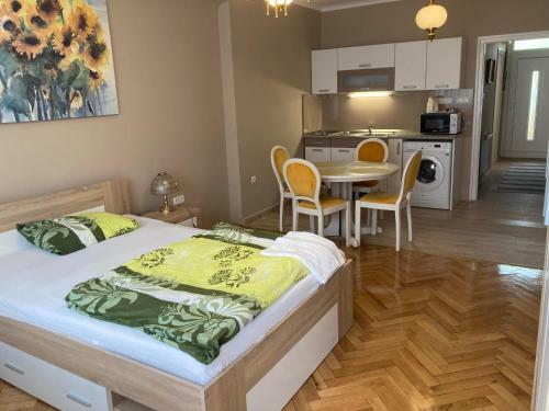 Napraforg� Apartman Kaposv�r