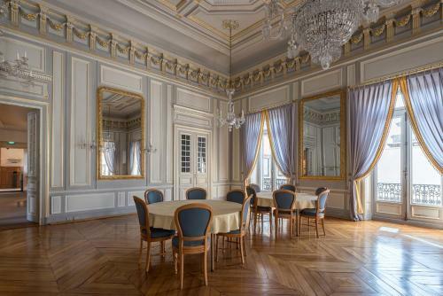 Hotel Logis Grand H�tel Des Bains