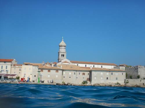 Apartment Gaga And Nia