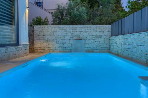 Luxury Vall Apartment