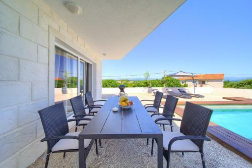 Villa Pax Houses