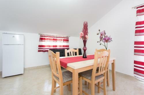 Apartments With Pool Ivana Krk