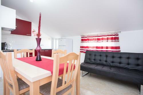 Apartments With Pool Ivana Krk