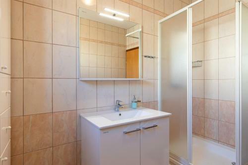 Apartments With Pool Ivana Krk