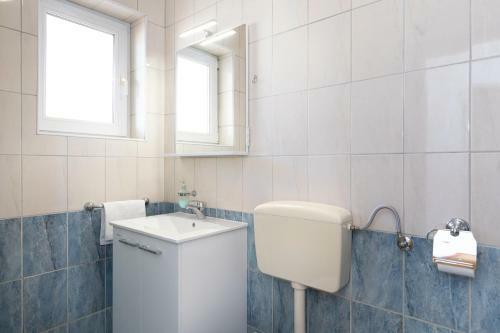 Apartments With Pool Ivana Krk