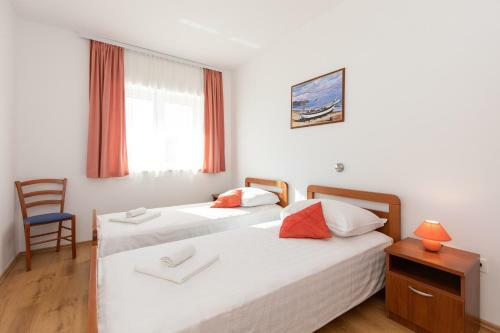 Apartments With Pool Ivana Krk