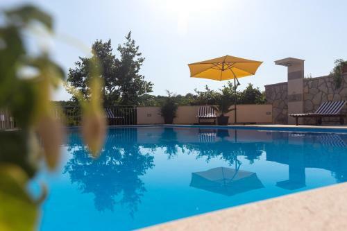 Apartments With Pool Ivana Krk