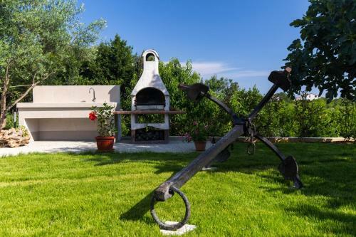 Apartments With Pool Ivana Krk