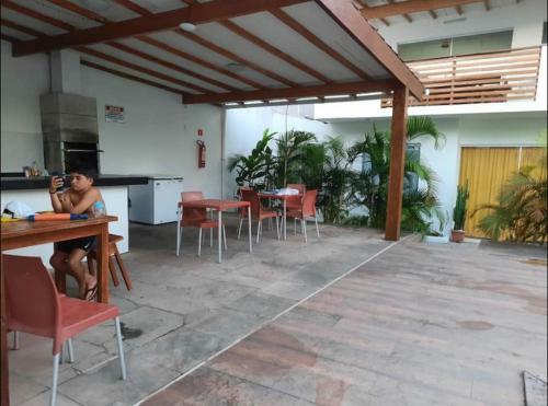 Apartamento Flat Mobiliado, 700m Da Praia
