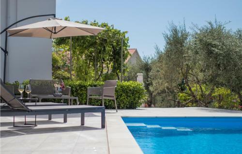 Amazing Home In Krk With 8 Bedrooms