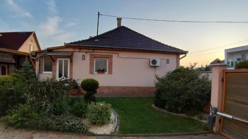 �denkert Apartmanh�z