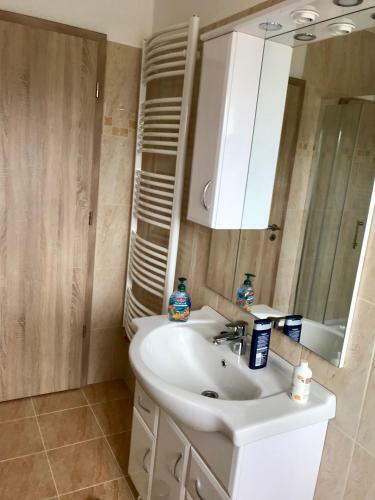 Apartamento M�ty�s Vend�gh�z Full