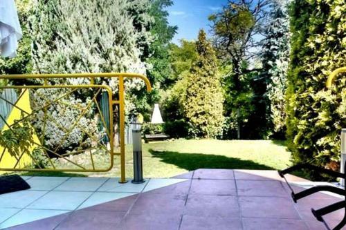 Romantic Holiday Cottage By The Danube