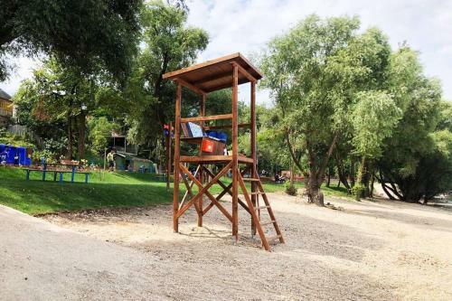 Romantic Holiday Cottage By The Danube