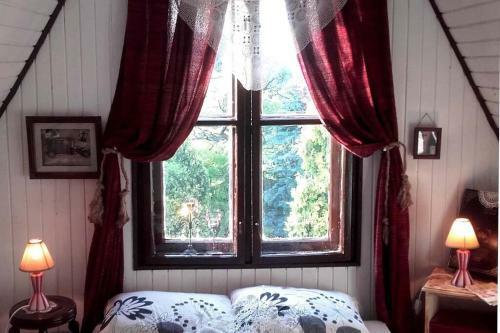 Romantic Holiday Cottage By The Danube