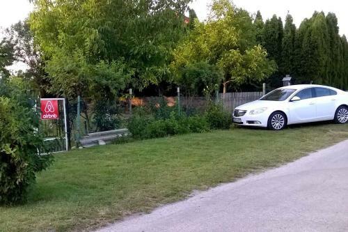 Romantic Holiday Cottage By The Danube