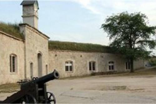 Romantic Holiday Cottage By The Danube