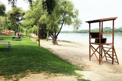 Romantic Holiday Cottage By The Danube