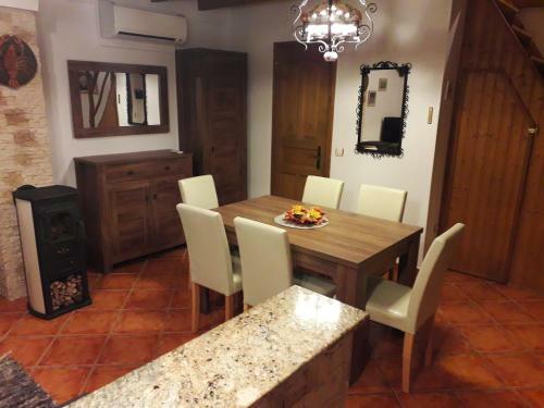 Hostal Cseresznyevir�g Vend�gh�zak