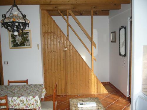 Hostal Cseresznyevir�g Vend�gh�zak