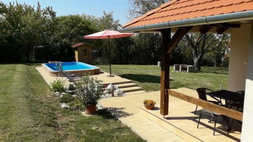 Hostal Cseresznyevir�g Vend�gh�zak