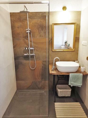 Apartamento 400 �ves H�z Vend�gh�z