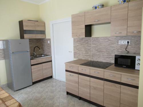 Gitta Apartman Lesenceistv�nd