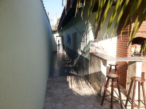 Casa Com Piscina � Menos De 100 Metros Da Praia