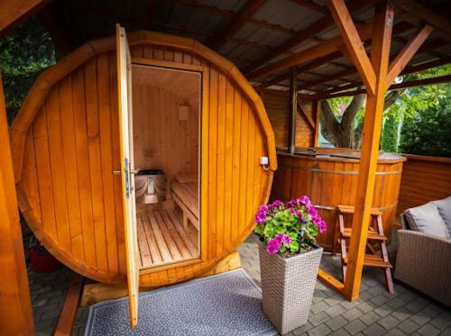 Hunting Lodge Lip�t